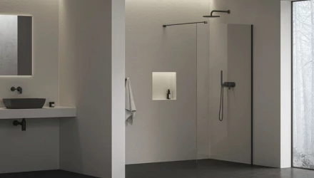 Walk-in zuhanyfal vagy zuhanykabin? – Előnyök, hátrányok és amit senki nem mond el